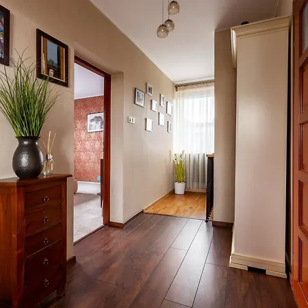 Coastal Breeze By Bookinghost